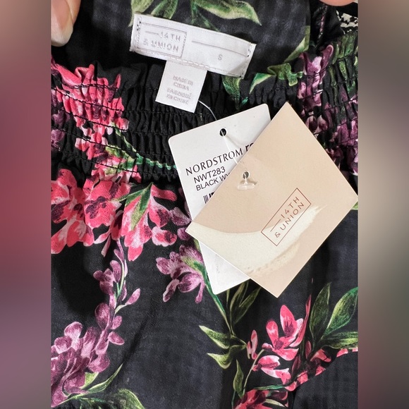 🌺 NWT! Boho Ruffle Blouse - Picture 4 of 6